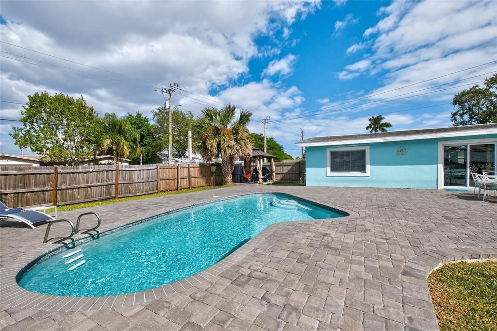 For Sale: $595,000 (3 beds, 2 baths, 1656 Square Feet)