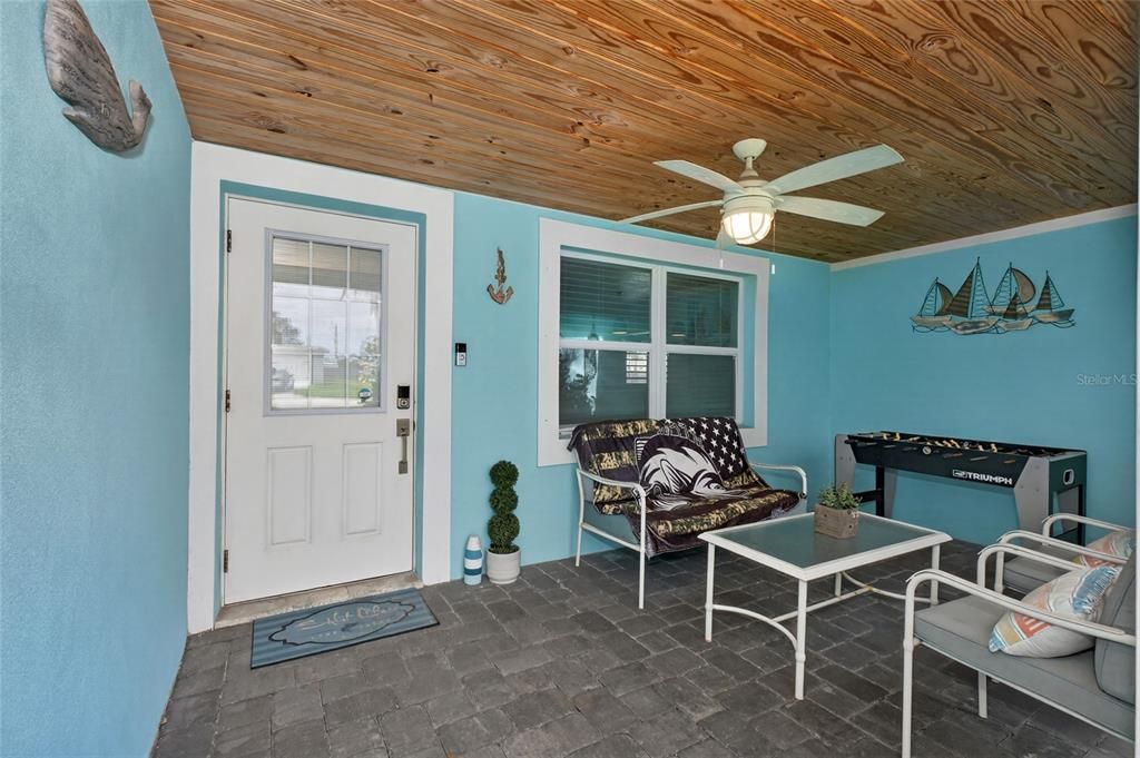 For Sale: $595,000 (3 beds, 2 baths, 1656 Square Feet)