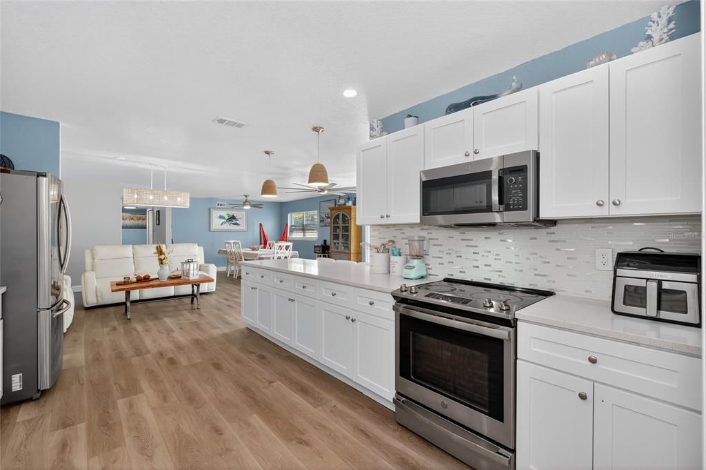 For Sale: $595,000 (3 beds, 2 baths, 1656 Square Feet)