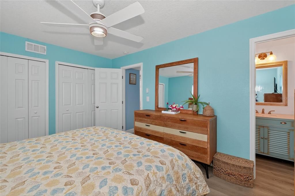 For Sale: $595,000 (3 beds, 2 baths, 1656 Square Feet)