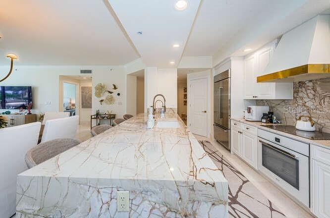 For Rent: $13,000 (2 beds, 2 baths, 1680 Square Feet)