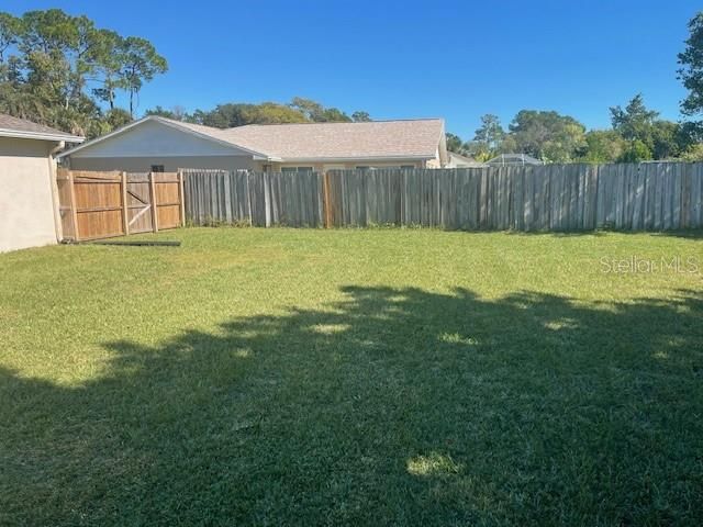 На продажу: $250,000 (3 спален, 2 ванн, 1260 Квадратных фут)