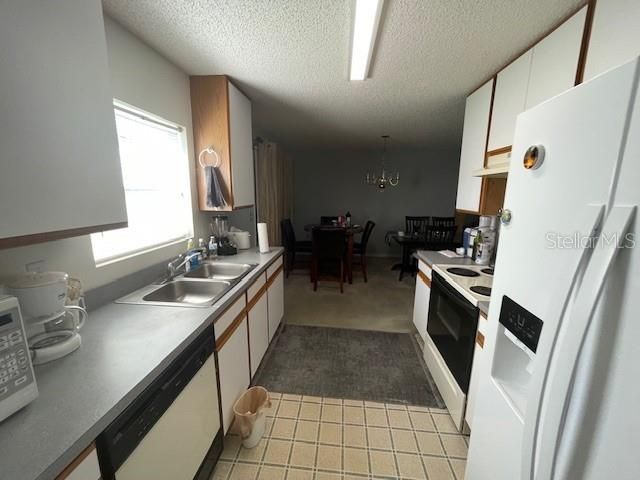 На продажу: $250,000 (3 спален, 2 ванн, 1260 Квадратных фут)