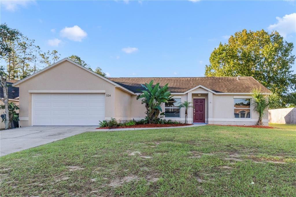 Active With Contract: $299,000 (3 beds, 2 baths, 1470 Square Feet)