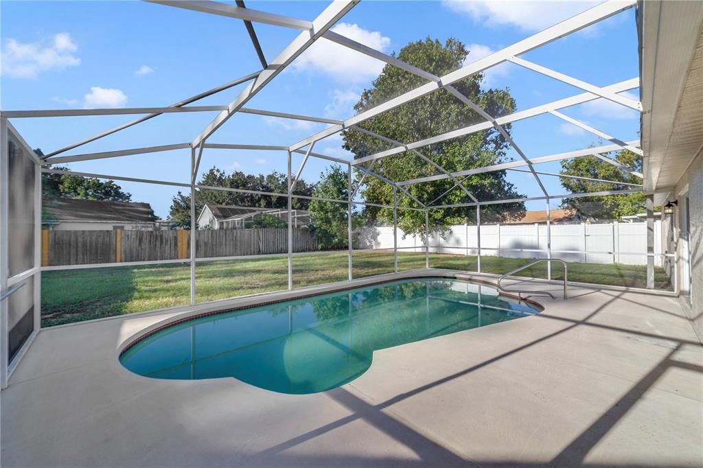 Active With Contract: $299,000 (3 beds, 2 baths, 1470 Square Feet)