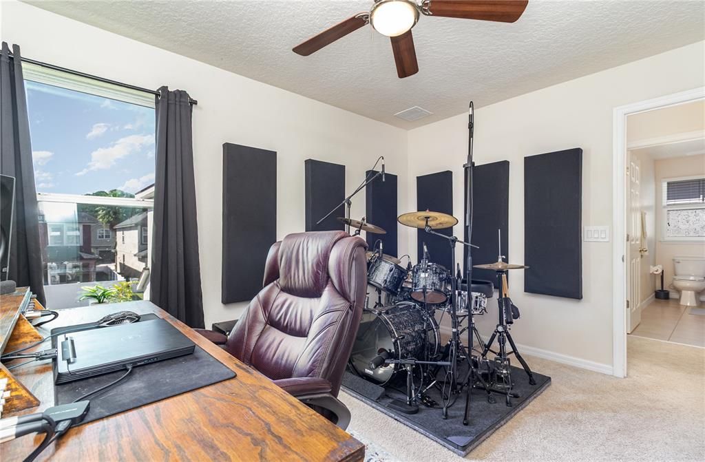 For Sale: $510,000 (3 beds, 2 baths, 2071 Square Feet)