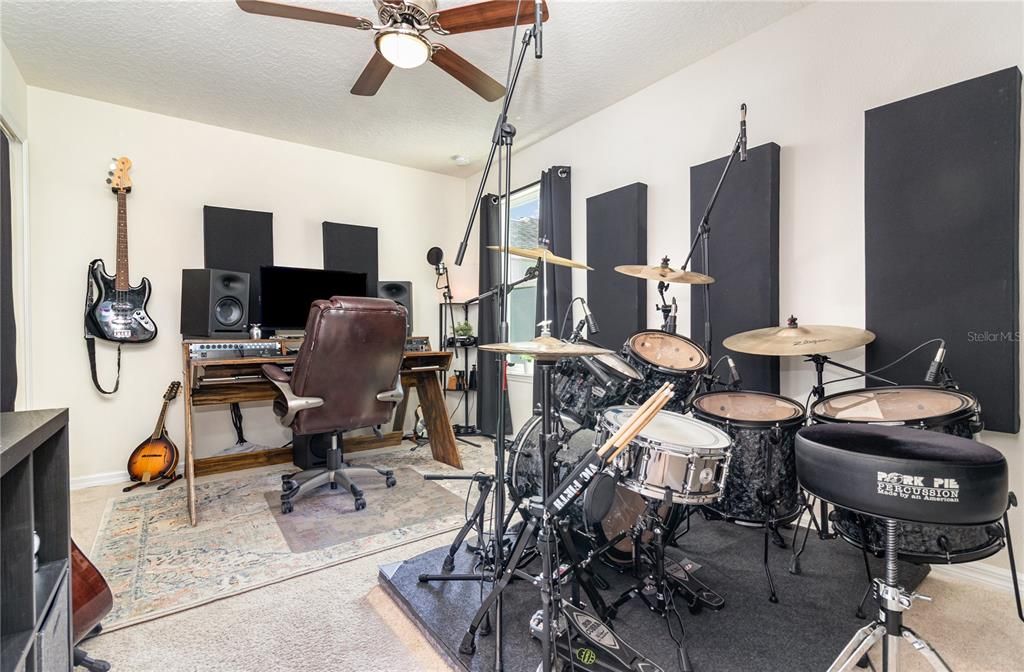 For Sale: $510,000 (3 beds, 2 baths, 2071 Square Feet)