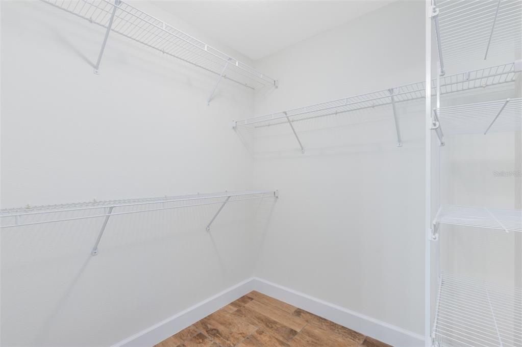 Activo con contrato: $315,000 (4 camas, 2 baños, 1772 Pies cuadrados)