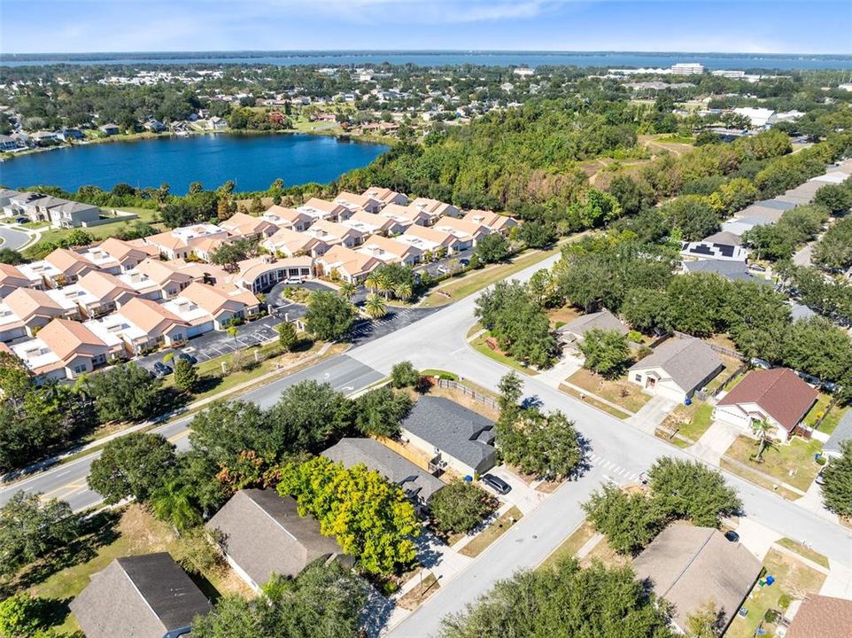 Activo con contrato: $315,000 (4 camas, 2 baños, 1772 Pies cuadrados)