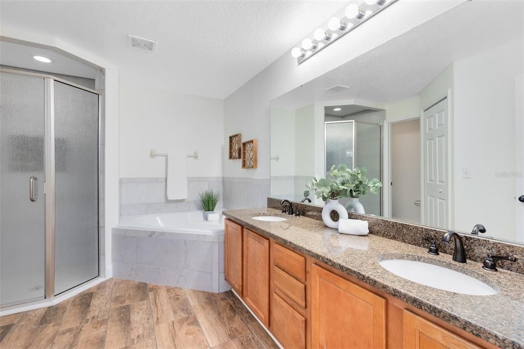 Activo con contrato: $315,000 (4 camas, 2 baños, 1772 Pies cuadrados)