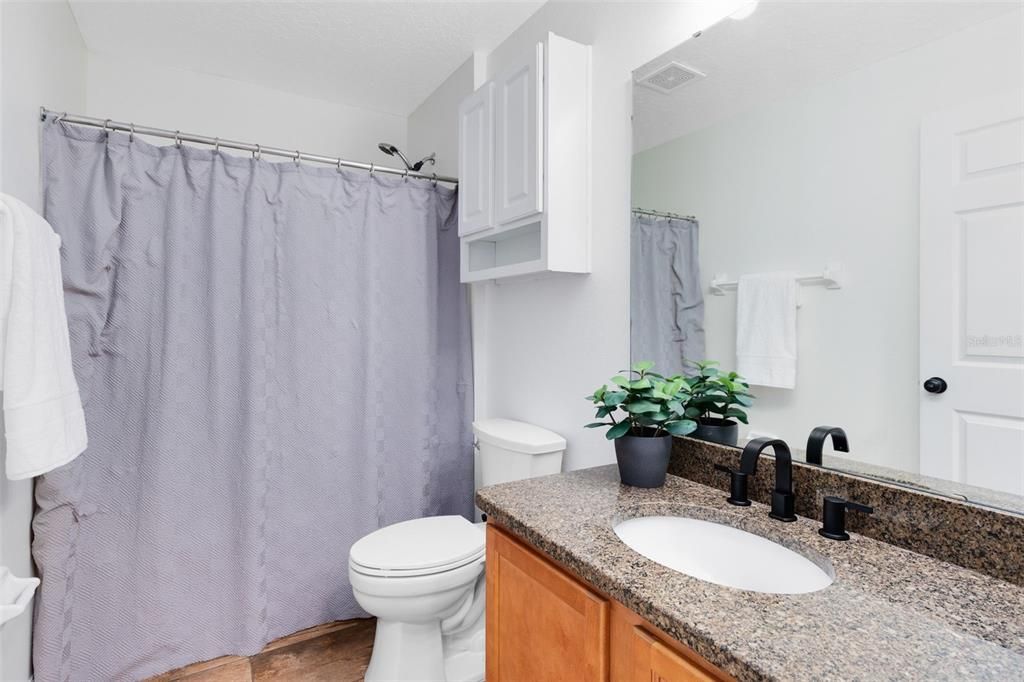 Activo con contrato: $315,000 (4 camas, 2 baños, 1772 Pies cuadrados)