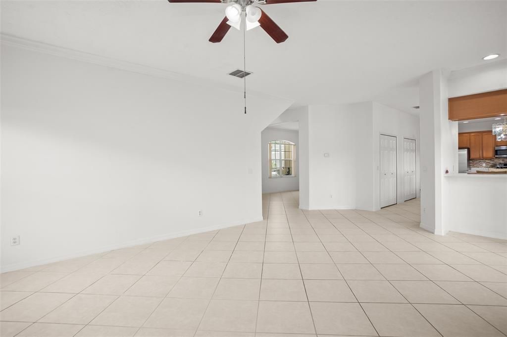 В аренду: $4,500 (5 спален, 4 ванн, 4204 Квадратных фут)