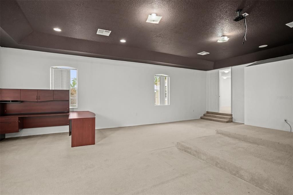 В аренду: $4,500 (5 спален, 4 ванн, 4204 Квадратных фут)