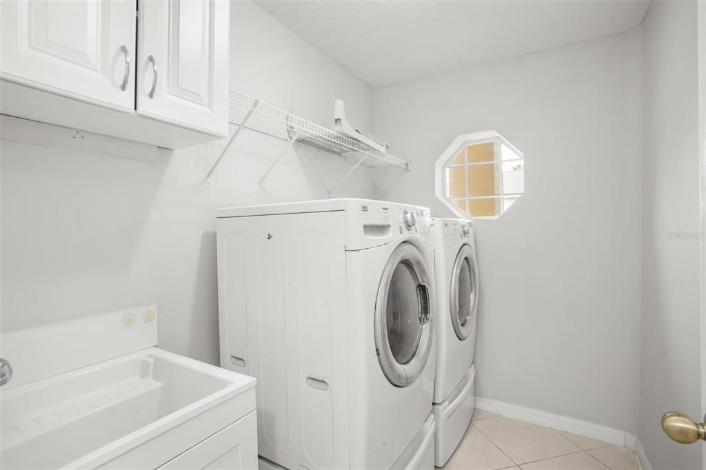 В аренду: $4,500 (5 спален, 4 ванн, 4204 Квадратных фут)