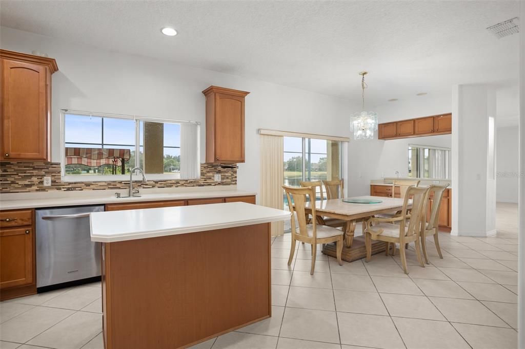 В аренду: $4,500 (5 спален, 4 ванн, 4204 Квадратных фут)