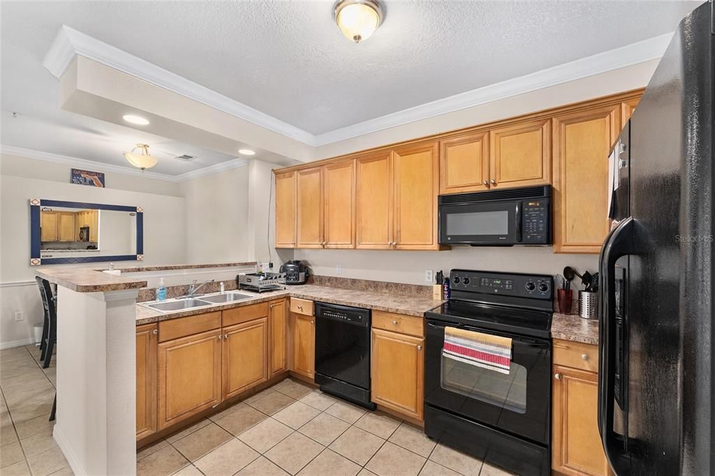 На продажу: $405,000 (3 спален, 3 ванн, 1296 Квадратных фут)