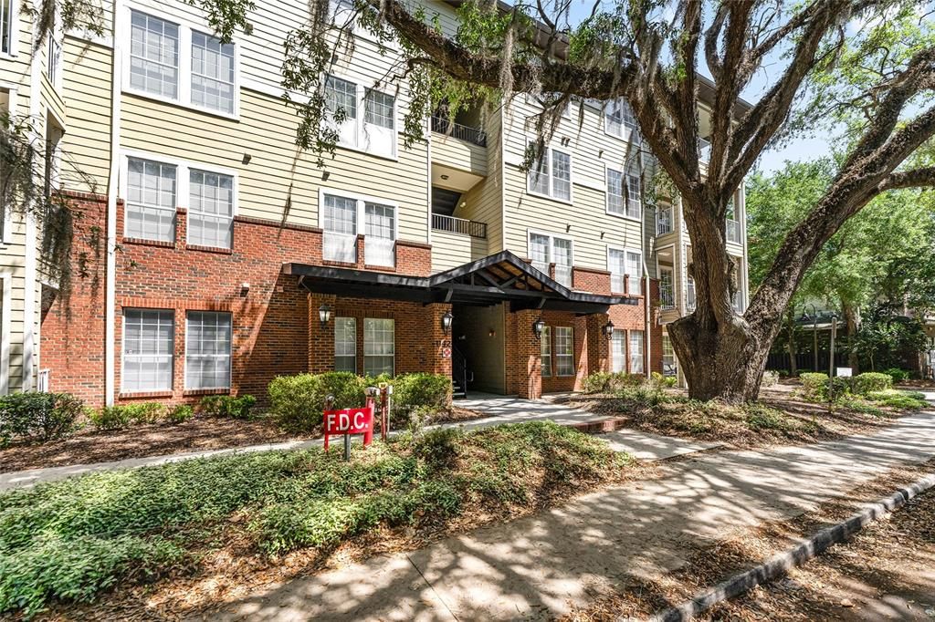 На продажу: $405,000 (3 спален, 3 ванн, 1296 Квадратных фут)