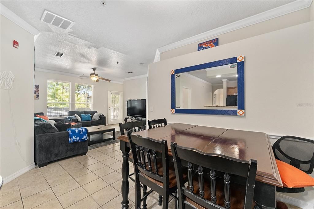 На продажу: $405,000 (3 спален, 3 ванн, 1296 Квадратных фут)