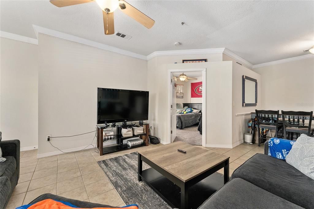 На продажу: $405,000 (3 спален, 3 ванн, 1296 Квадратных фут)