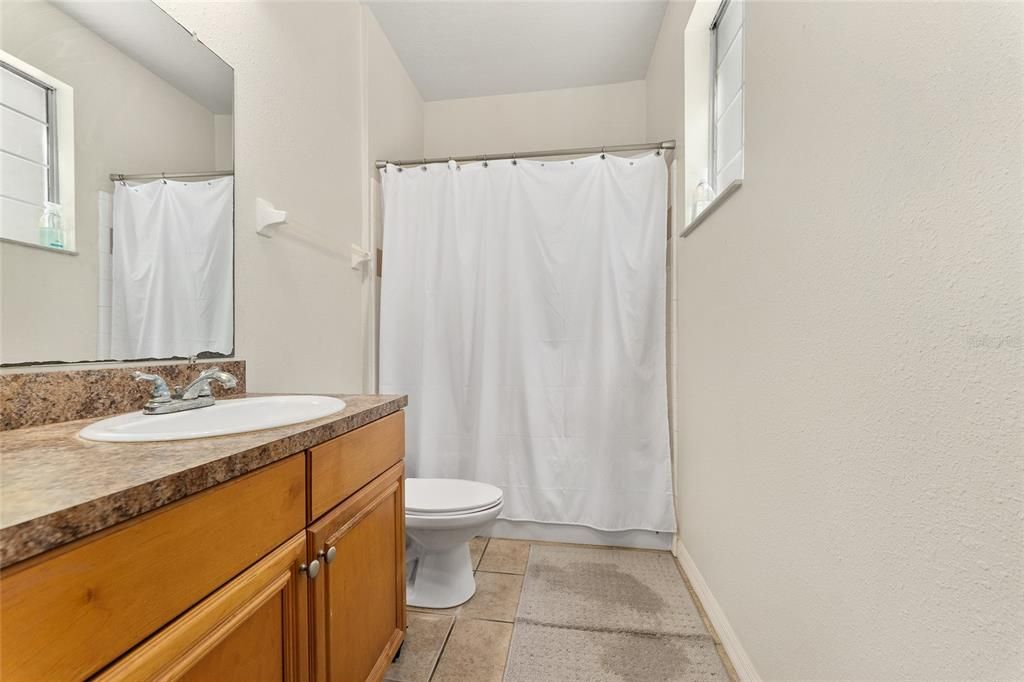 На продажу: $405,000 (3 спален, 3 ванн, 1296 Квадратных фут)