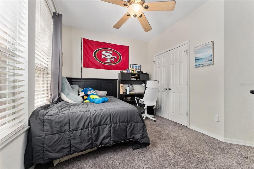 На продажу: $405,000 (3 спален, 3 ванн, 1296 Квадратных фут)