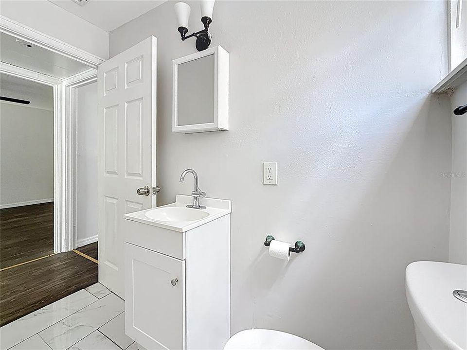 В аренду: $1,750 (3 спален, 1 ванн, 900 Квадратных фут)