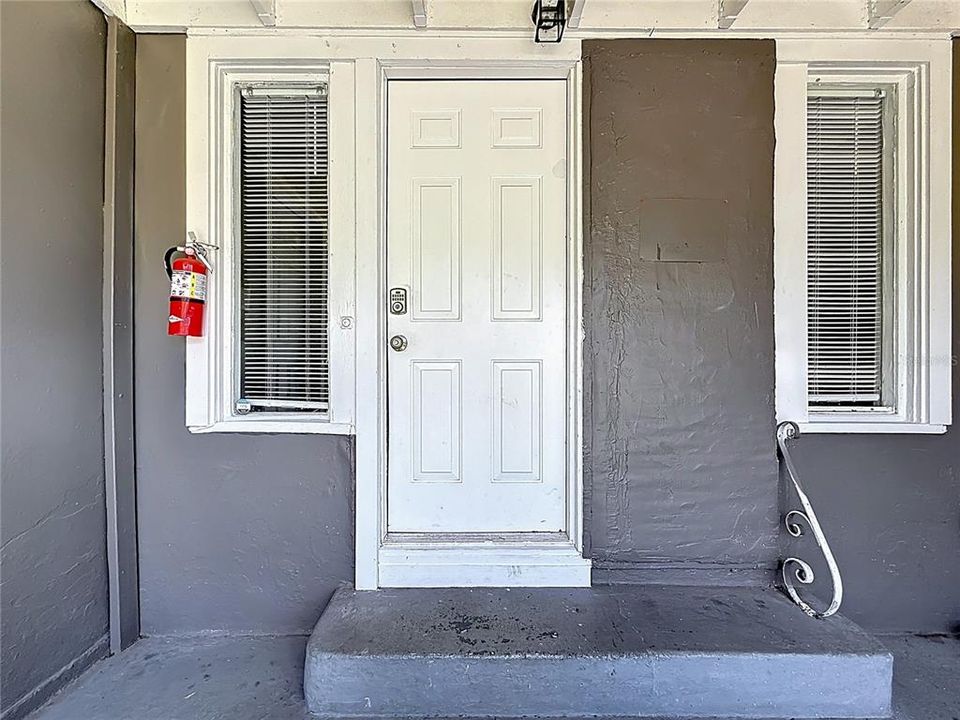 В аренду: $1,750 (3 спален, 1 ванн, 900 Квадратных фут)