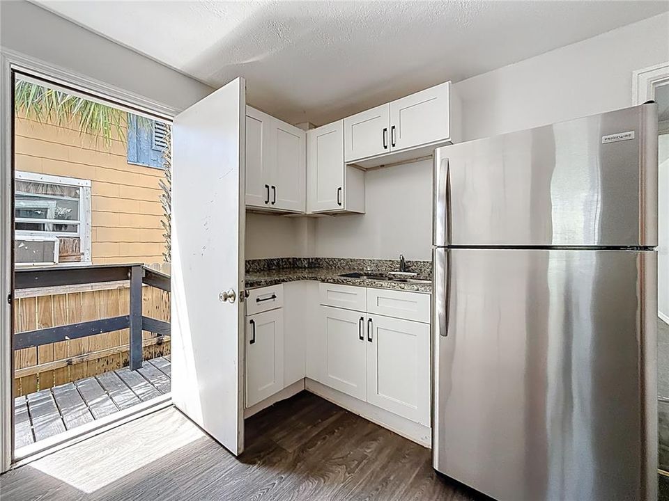 В аренду: $1,750 (3 спален, 1 ванн, 900 Квадратных фут)