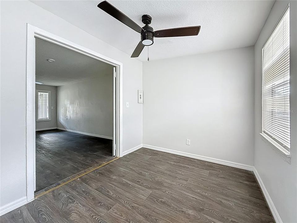 В аренду: $1,750 (3 спален, 1 ванн, 900 Квадратных фут)