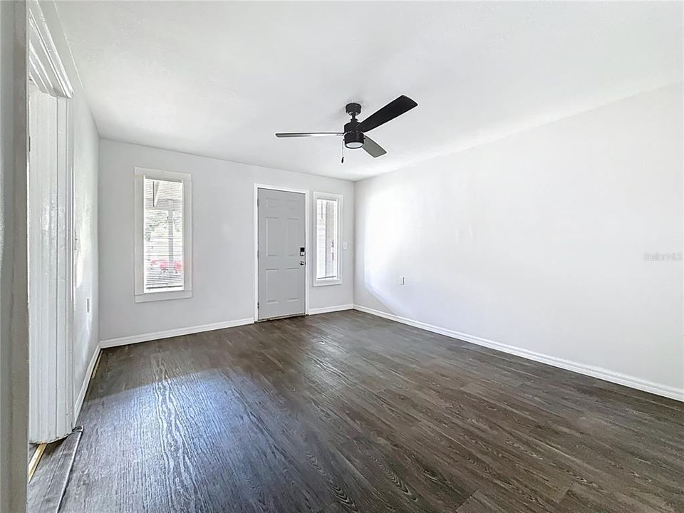 В аренду: $1,750 (3 спален, 1 ванн, 900 Квадратных фут)