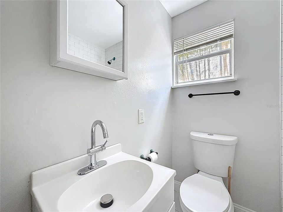 В аренду: $1,750 (3 спален, 1 ванн, 900 Квадратных фут)