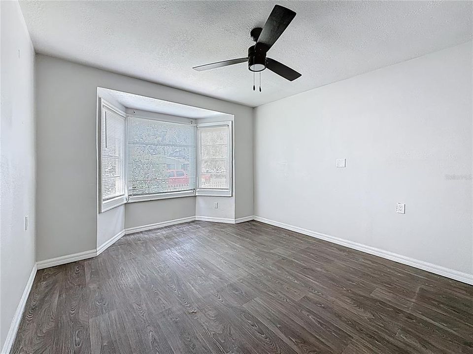 В аренду: $1,750 (3 спален, 1 ванн, 900 Квадратных фут)