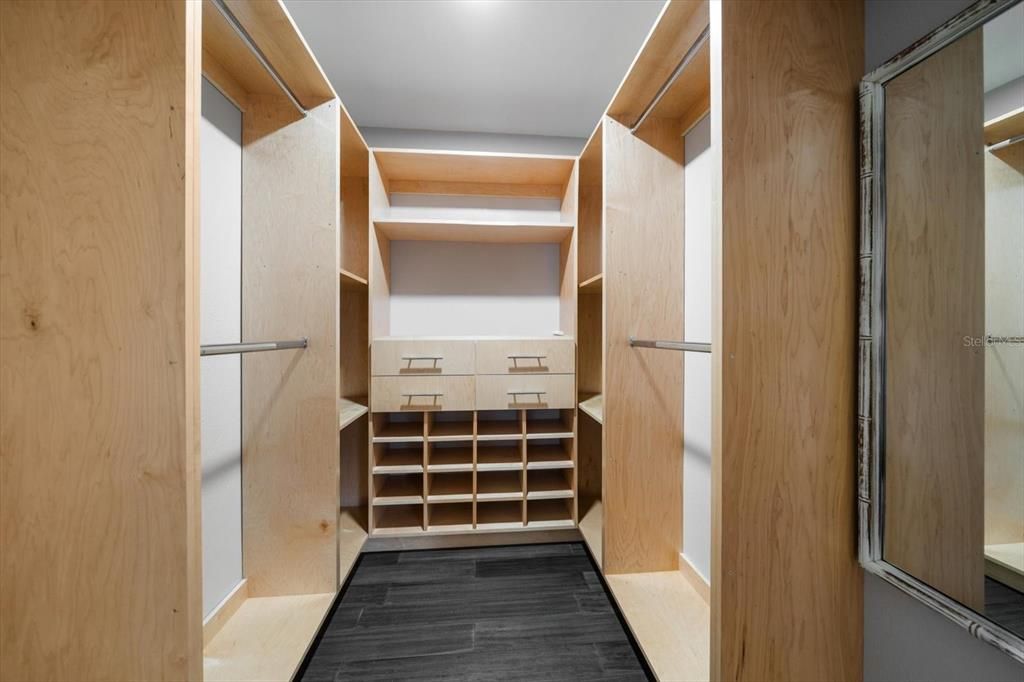 待售: $995,000 (2 贝兹, 2 浴室, 1760 平方英尺)