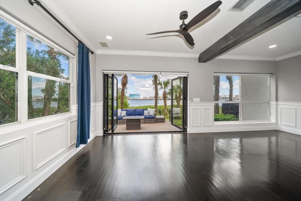 待售: $995,000 (2 贝兹, 2 浴室, 1760 平方英尺)