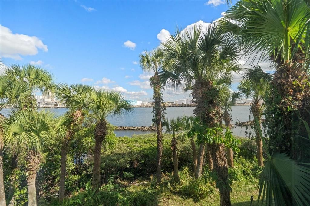 待售: $995,000 (2 贝兹, 2 浴室, 1760 平方英尺)