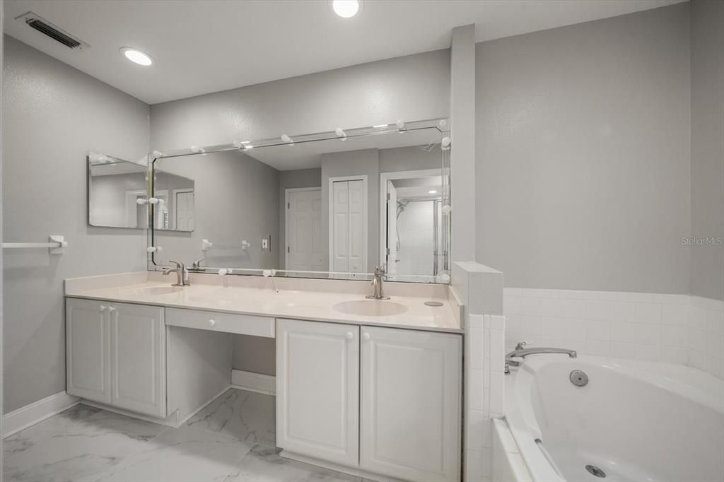 待售: $995,000 (2 贝兹, 2 浴室, 1760 平方英尺)