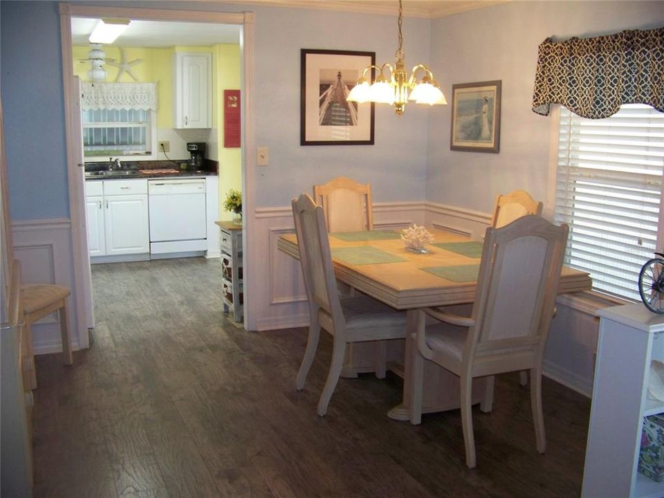 На продажу: $127,000 (2 спален, 2 ванн, 1064 Квадратных фут)