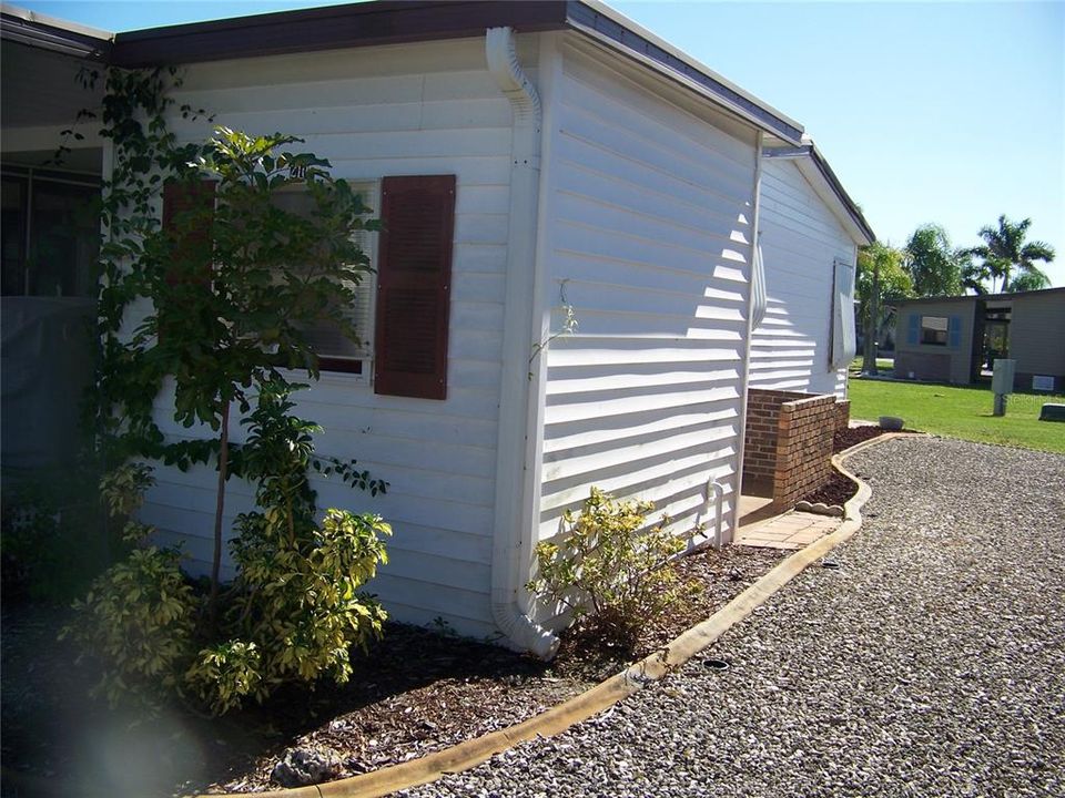 На продажу: $127,000 (2 спален, 2 ванн, 1064 Квадратных фут)