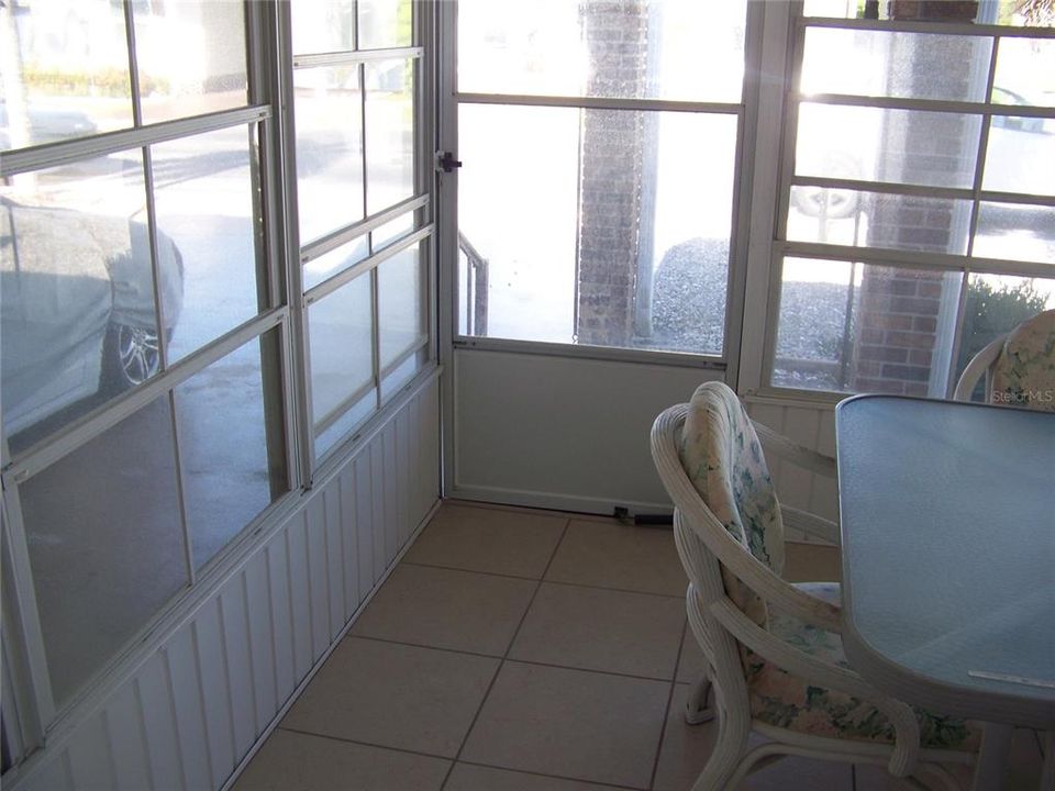 На продажу: $127,000 (2 спален, 2 ванн, 1064 Квадратных фут)