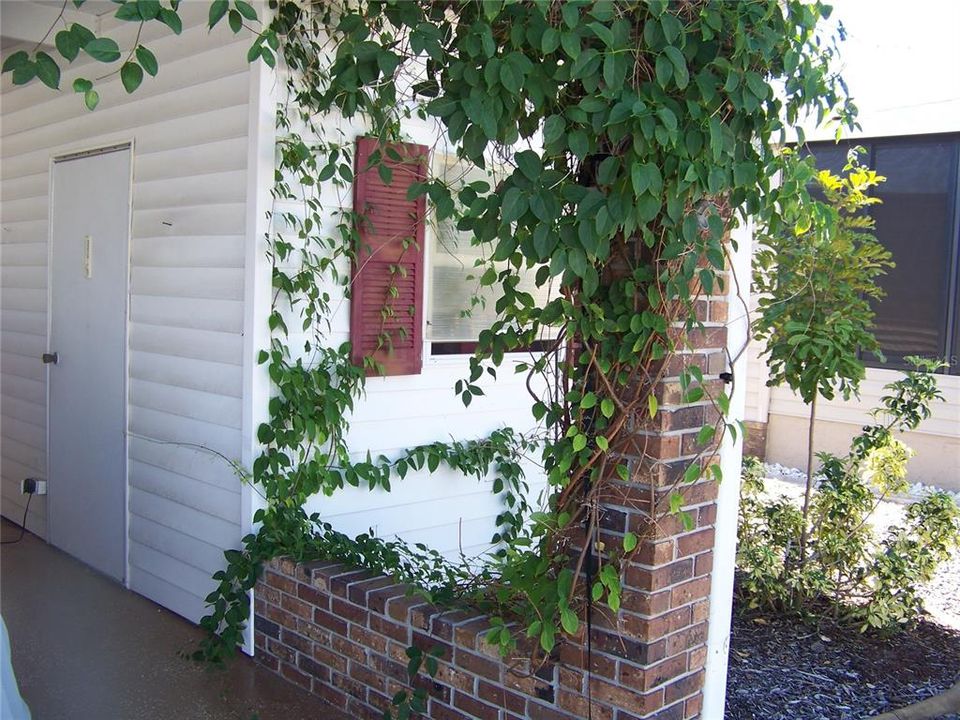 На продажу: $127,000 (2 спален, 2 ванн, 1064 Квадратных фут)