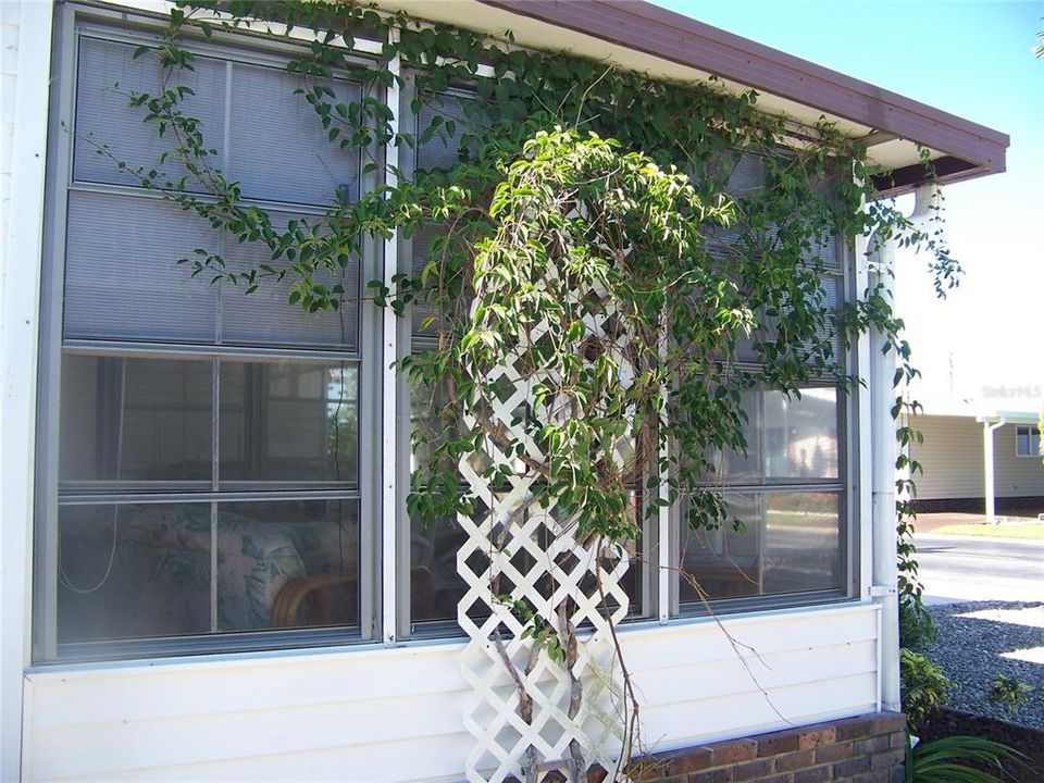 На продажу: $127,000 (2 спален, 2 ванн, 1064 Квадратных фут)