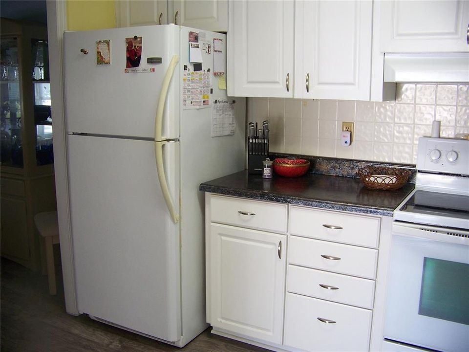 На продажу: $127,000 (2 спален, 2 ванн, 1064 Квадратных фут)