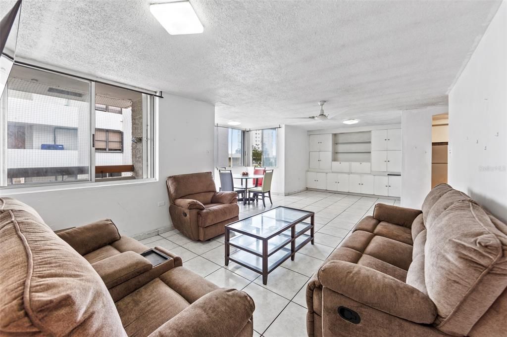 На продажу: $375,000 (1 спален, 1 ванн, 739 Квадратных фут)