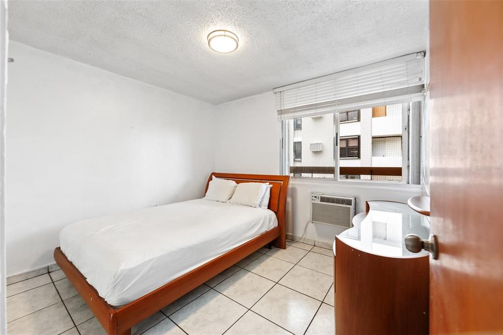 На продажу: $375,000 (1 спален, 1 ванн, 739 Квадратных фут)