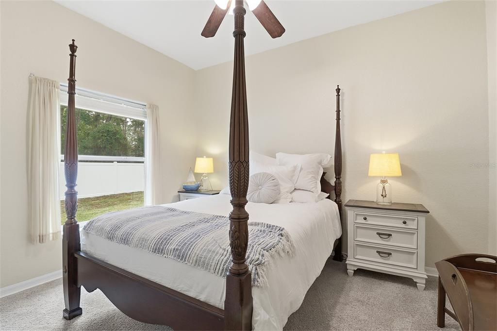 合同活跃: $325,000 (3 贝兹, 2 浴室, 1631 平方英尺)