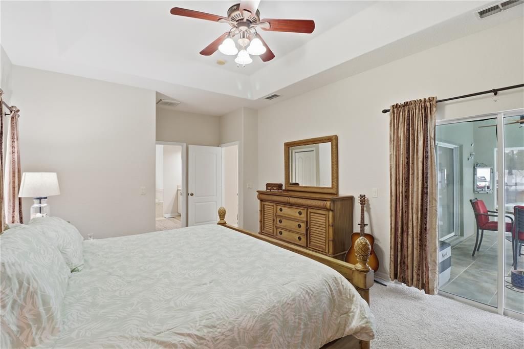 合同活跃: $325,000 (3 贝兹, 2 浴室, 1631 平方英尺)