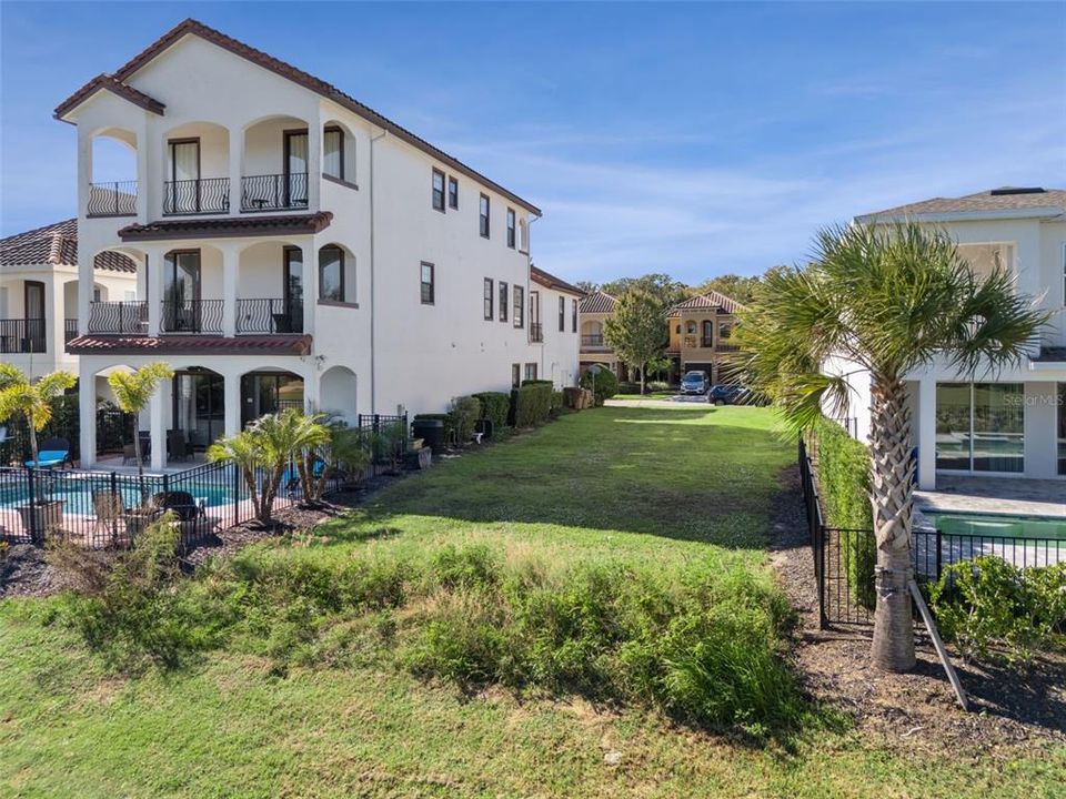 待售: $199,900 (0.11 acres)