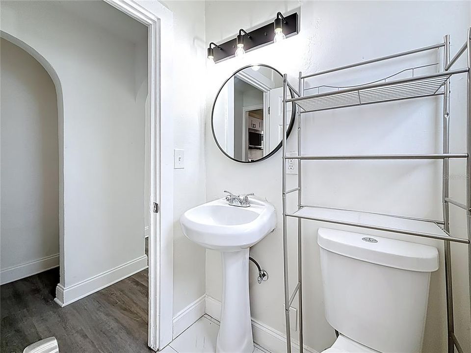 出租: $1,300 (1 贝兹, 1 浴室, 700 平方英尺)