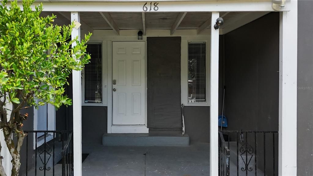 出租: $1,300 (1 贝兹, 1 浴室, 700 平方英尺)