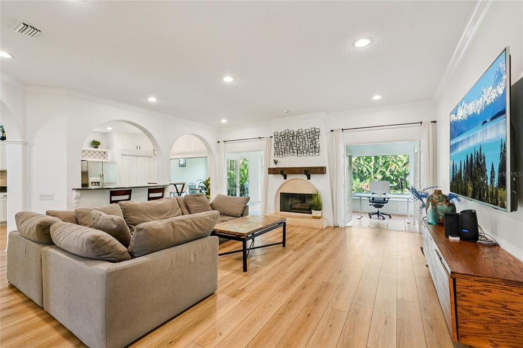 На продажу: $1,439,000 (4 спален, 2 ванн, 3008 Квадратных фут)